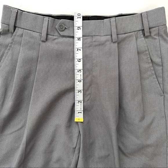 (🎄BOGO) Van Heusen Dress Pants Cuffed Hem Pleat Front Gray 30 29 Office EUC - Picture 5 of 8